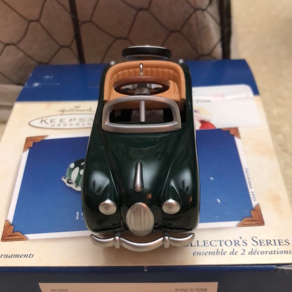 NIB 2003 Hallmark Keepsake Ornament 1949 Gillham Sport with golf bag orn… - Picture 8 of 8